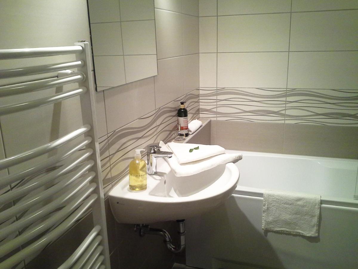 Alexandra Apartment Hajduszoboszlo - Chic Flat Екстериор снимка